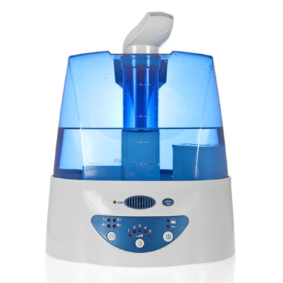 Humidifier ერთად Ionic Air Purifier იზოლაციაში White Background