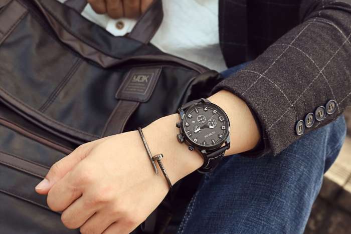 Popular-Brand-Men-s-Outdoor-Sports-Watch-Fashion-Men-Casual-Quartz-Wrist-Watches-Waterproof-Genuine-Leather-700x467