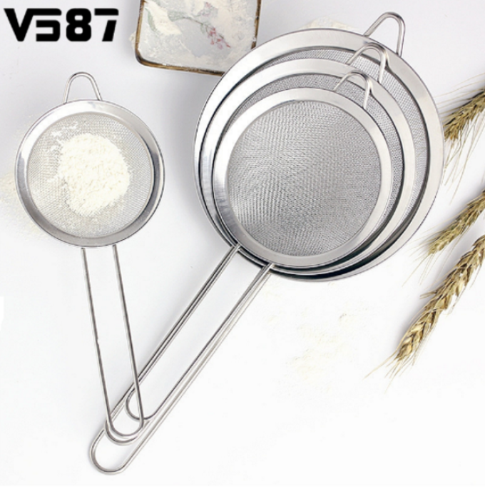 Steel sieve with handle